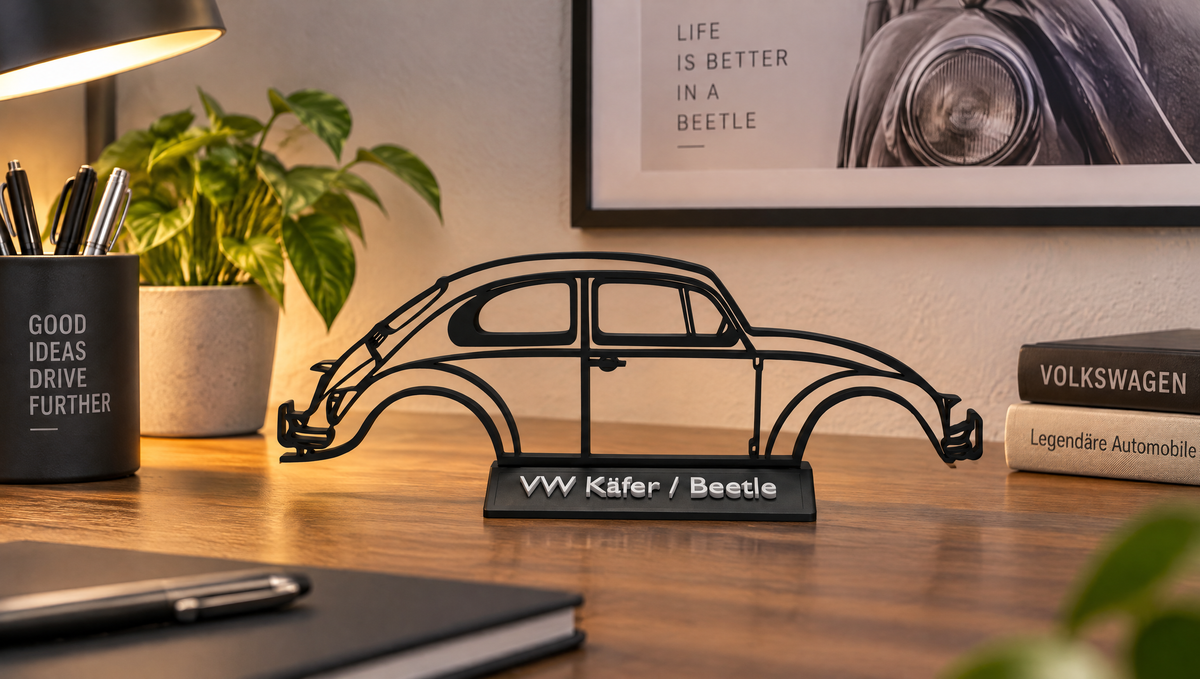 VW Käfer Silhouette als Deko auf dem Schreibtisch